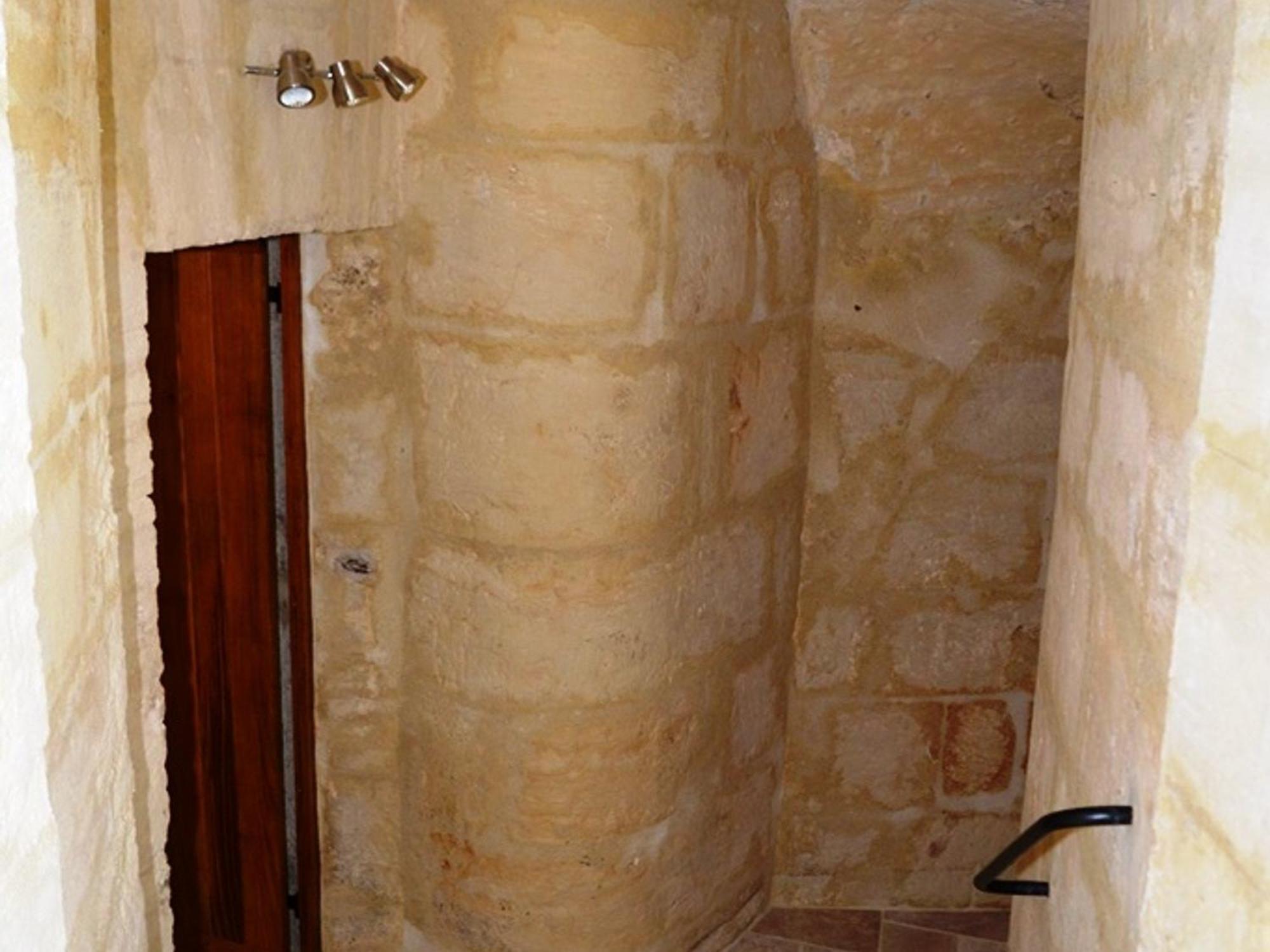 Maison Troglodyte Elegante Avec Spa, Salle De Jeux Et Jardin Clos A Vouvray - Fr-1-381-87 Exterior photo
