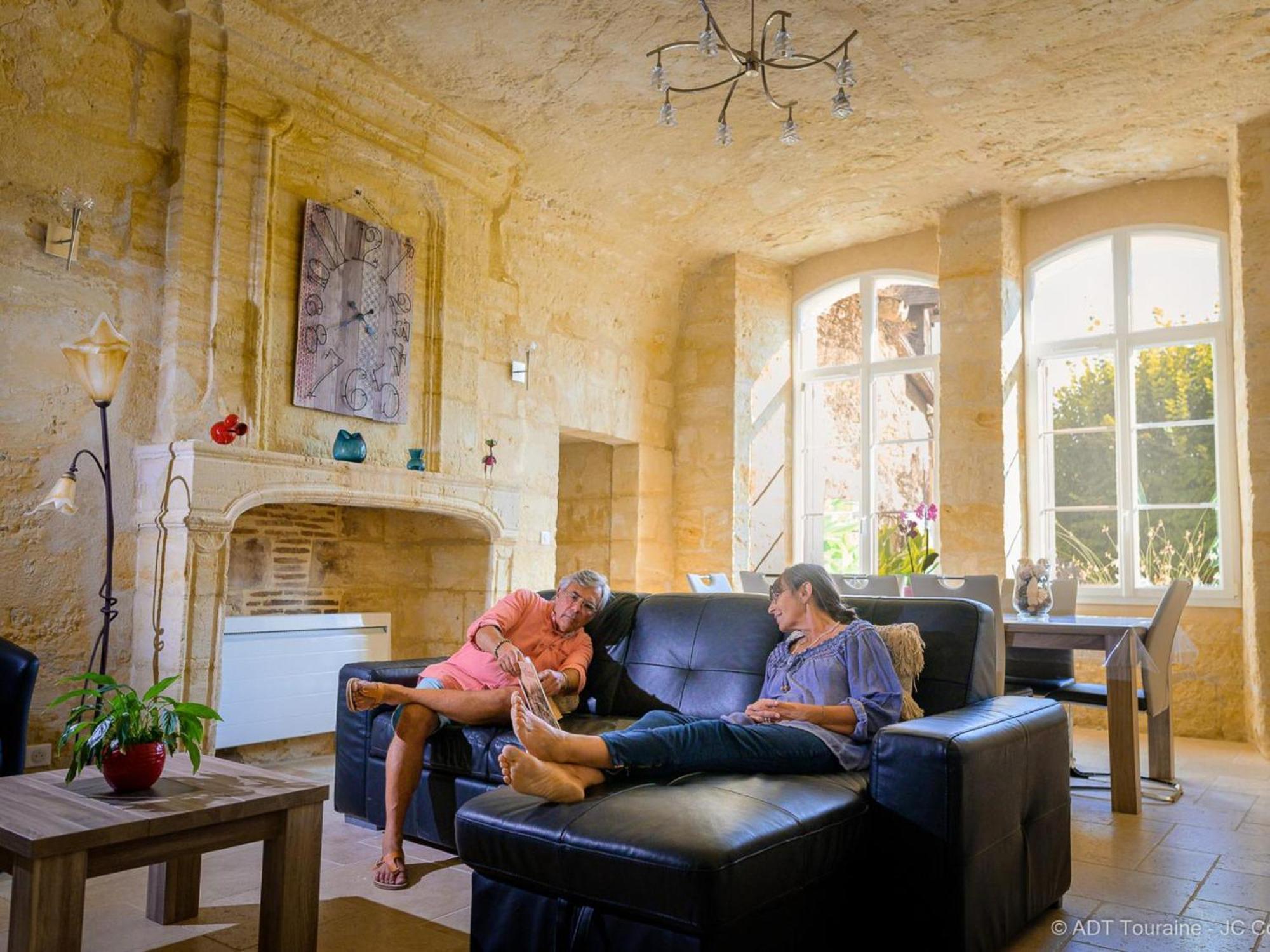 Maison Troglodyte Elegante Avec Spa, Salle De Jeux Et Jardin Clos A Vouvray - Fr-1-381-87 Exterior photo