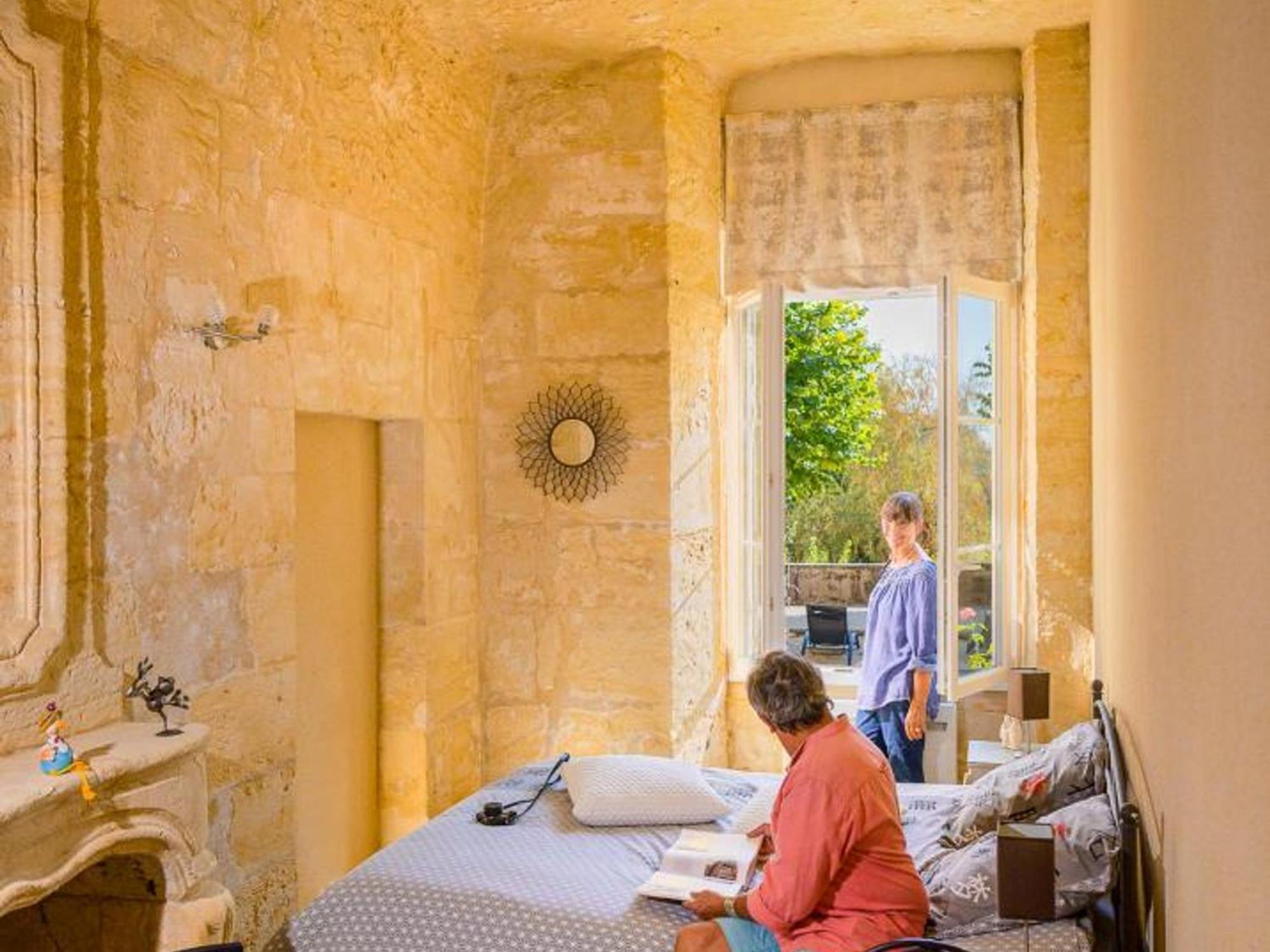 Maison Troglodyte Elegante Avec Spa, Salle De Jeux Et Jardin Clos A Vouvray - Fr-1-381-87 Exterior photo