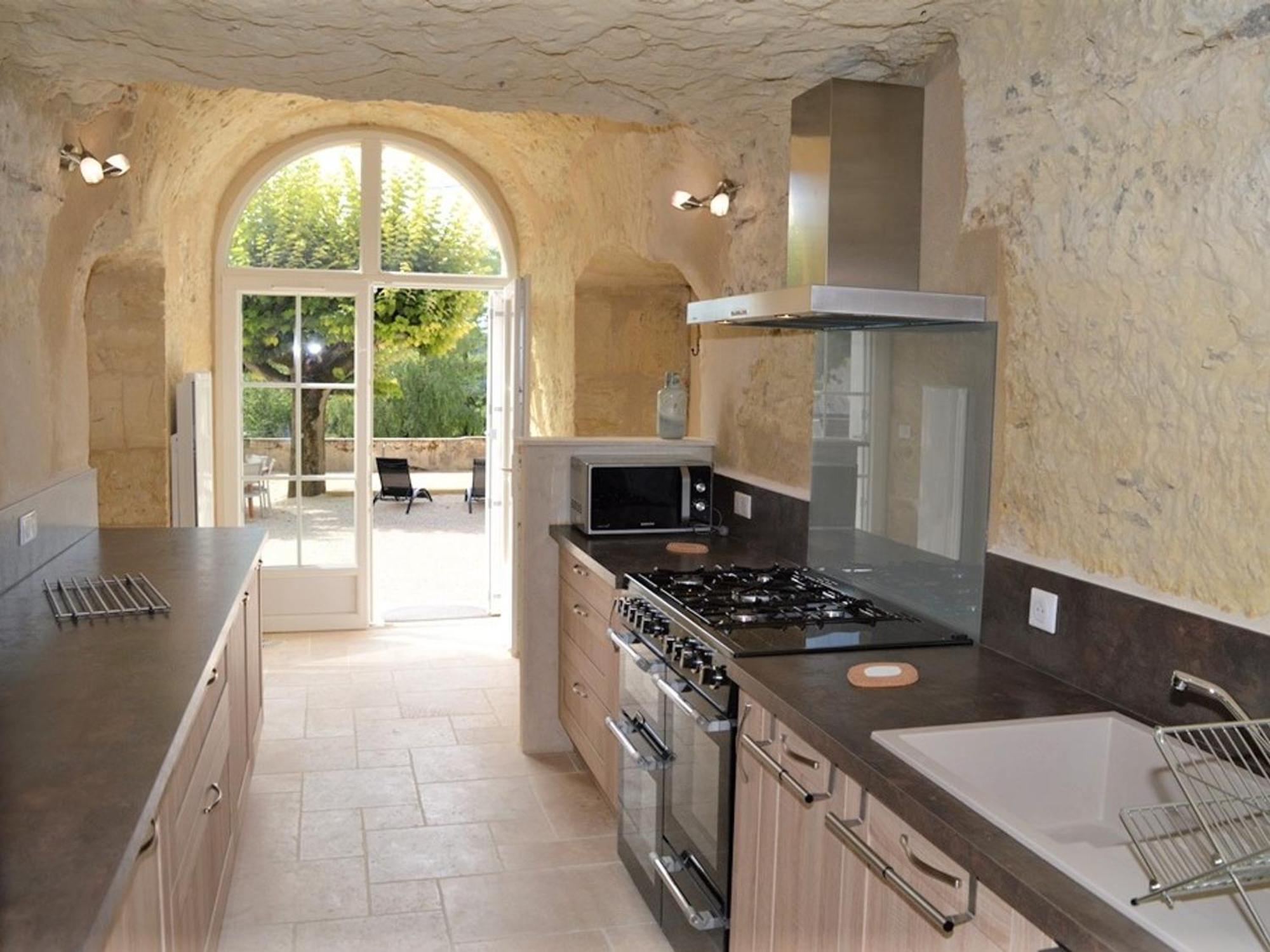 Maison Troglodyte Elegante Avec Spa, Salle De Jeux Et Jardin Clos A Vouvray - Fr-1-381-87 Exterior photo